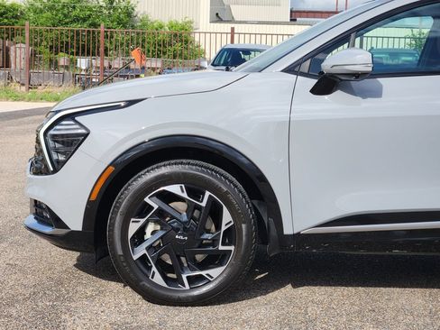 Used 2025 Kia Sportage SX AWD/4WD image 9