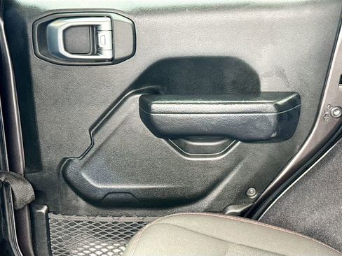 Used 2023 Jeep Wrangler Unlimited Rubicon image 29