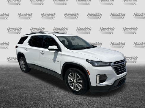 Used 2023 Chevrolet Traverse LT FWD image 2