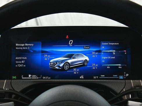 Used 2025 Mercedes-Benz E 450 4MATIC Sedan image 43