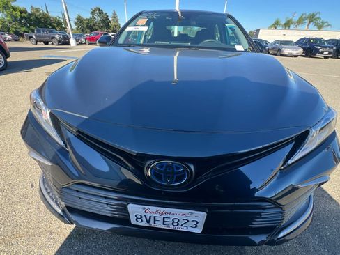 Used 2021 Toyota Camry LE FWD image 2