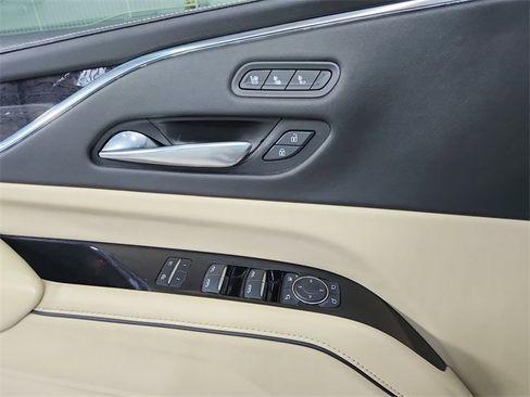 Used 2021 Cadillac Escalade ESV Premium Luxury w/ Performance Package image 33