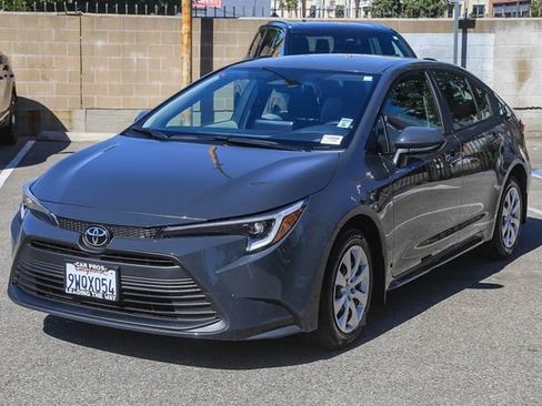 Used 2026 Toyota Corolla LE FWD image 5