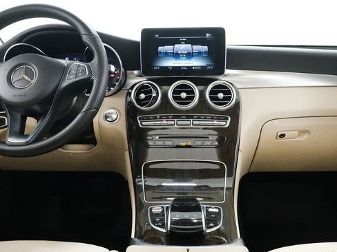 Used 2017 Mercedes-Benz GLC 300 4MATIC image 9
