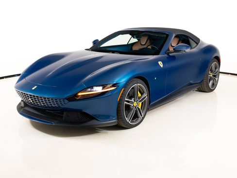 Certified 2025 Ferrari Roma Spider RWD image 27