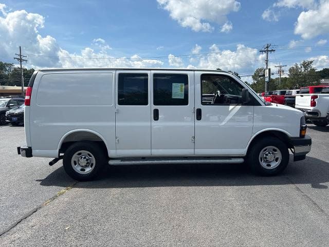 Used 2025 Chevrolet Express 2500 w/ Driver Convenience Package RWD image 4