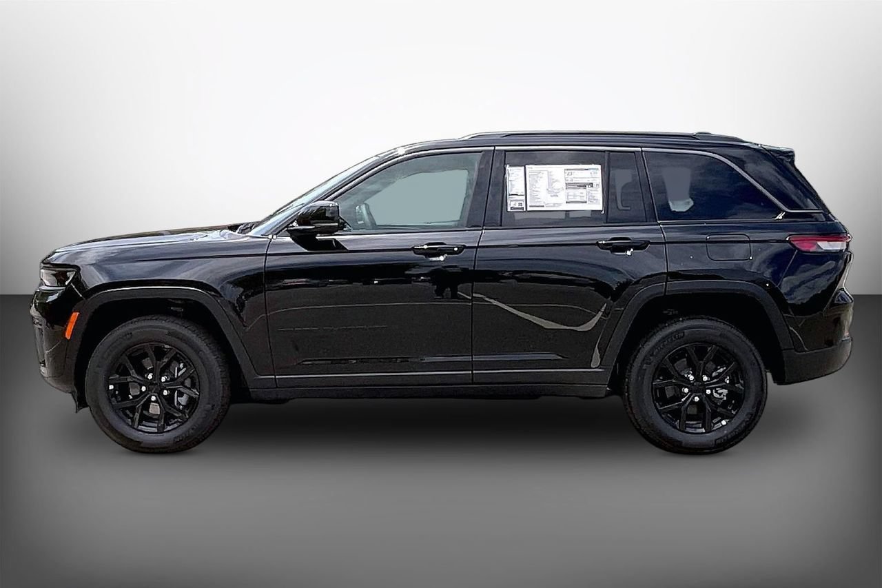 New 2026 Jeep Grand Cherokee Altitude AWD/4WD image 5