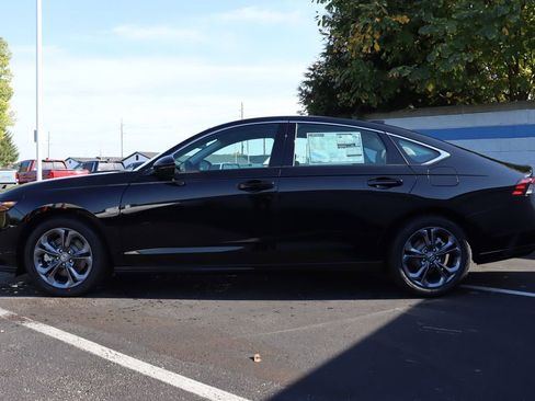New 2025 Honda Accord EX-L image 2