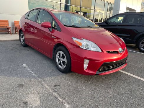 Used 2012 Toyota Prius Four FWD image 2