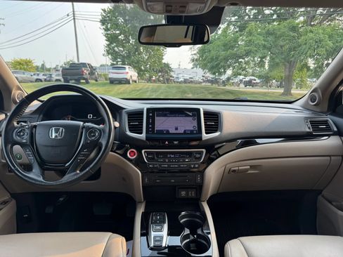 Used 2016 Honda Pilot Touring image 13