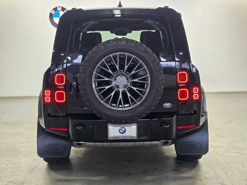Used 2023 Land Rover Defender 110 X-Dynamic SE image 5