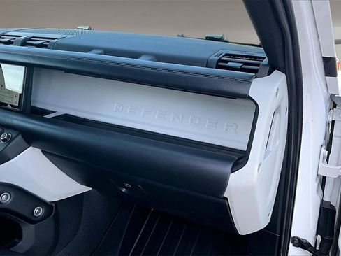 Certified 2023 Land Rover Defender 110 SE image 24