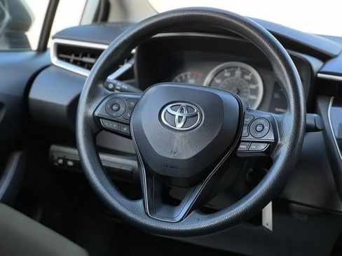 Used 2021 Toyota Corolla LE FWD image 27
