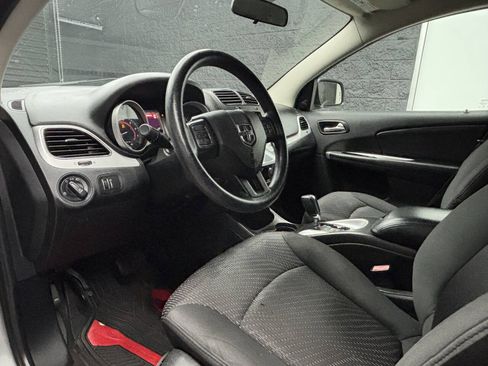 Used 2016 Dodge Journey SXT w/ Comfort/Convenience Group FWD image 17