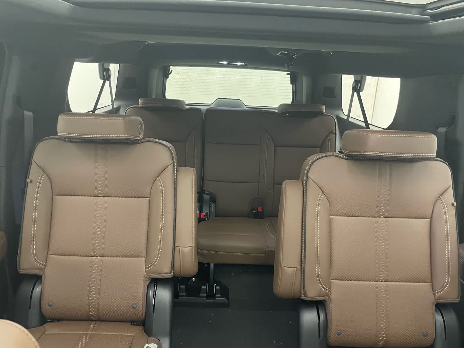 New 2026 Chevrolet Suburban High Country AWD/4WD image 14
