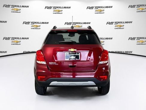 Used 2022 Chevrolet Trax LT w/ LT Convenience Package AWD/4WD image 6