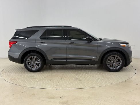 Certified 2023 Ford Explorer XLT w/ Equipment Group 202A RWD image 8