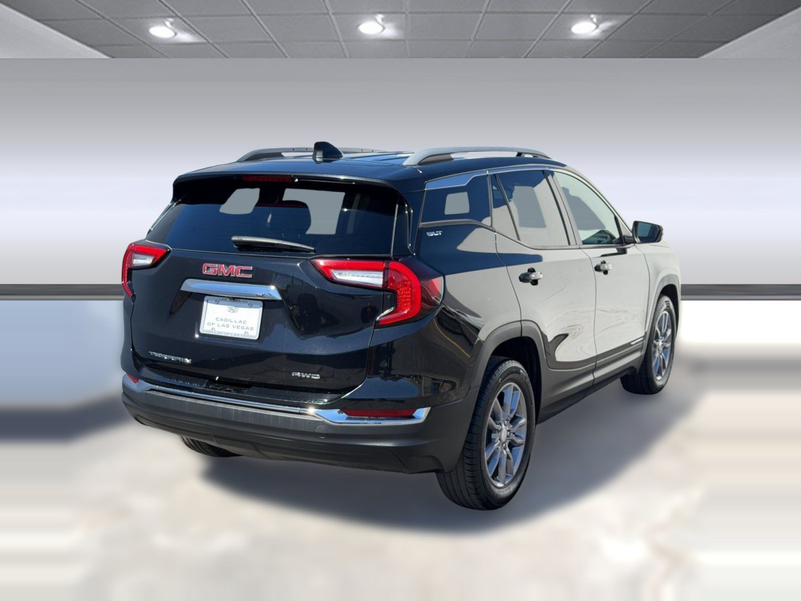 Used 2024 GMC Terrain SLT AWD/4WD image 8