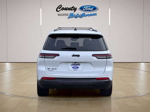 Used 2022 Jeep Grand Cherokee L Altitude image 11