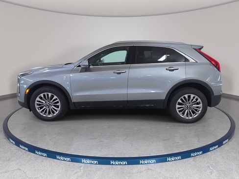Used 2024 Cadillac XT4 Premium Luxury w/ Technology Package FWD image 11