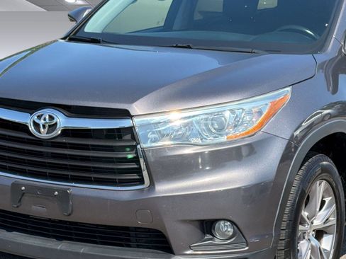 Used 2015 Toyota Highlander XLE FWD image 12