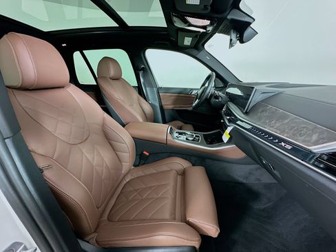 New 2026 BMW X5 xDrive50e w/ Premium Package AWD/4WD image 43