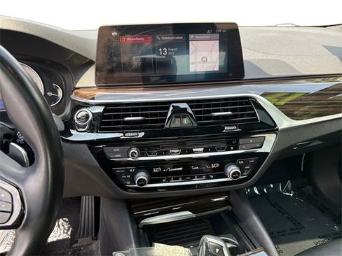 Used 2019 BMW 530i w/ Convenience Package image 14