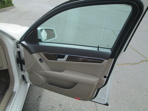 Used 2012 Mercedes-Benz C 250 Sedan image 10