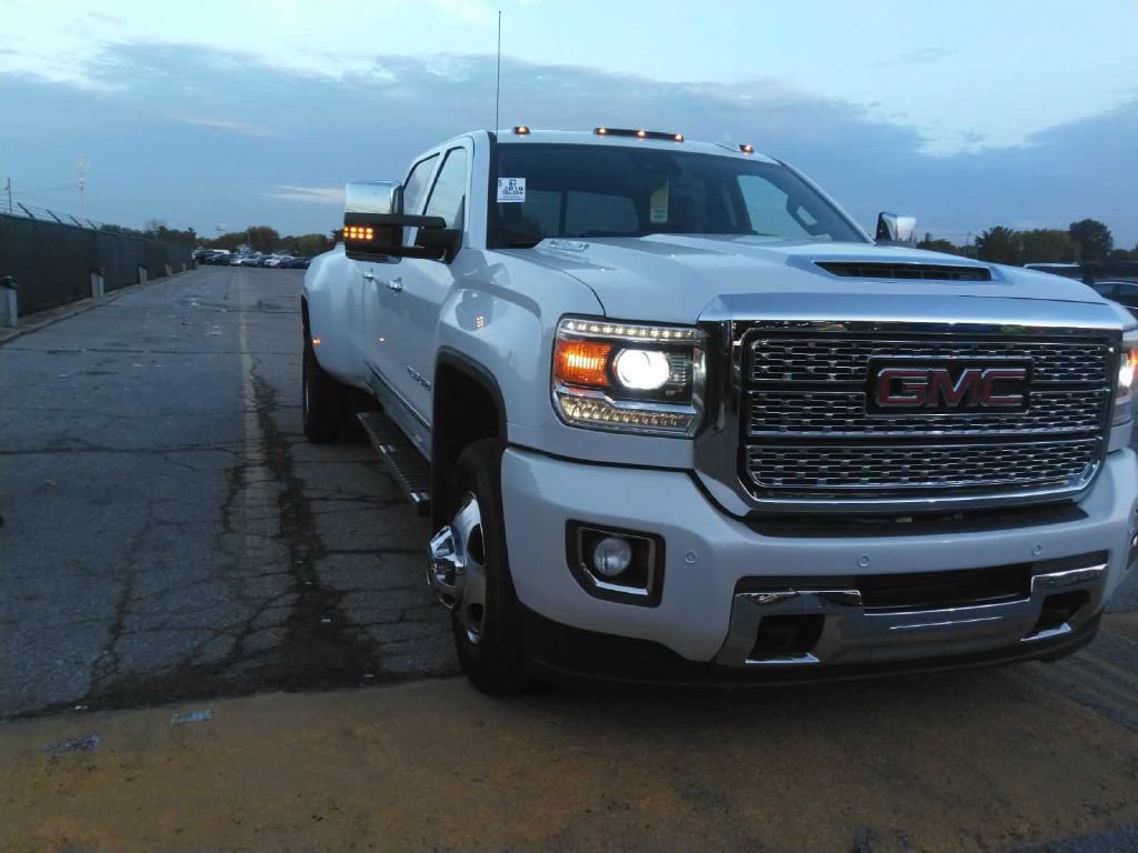 Used 2018 GMC Sierra 3500 Denali AWD/4WD image 1