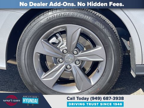 Used 2024 Honda Odyssey EX image 11