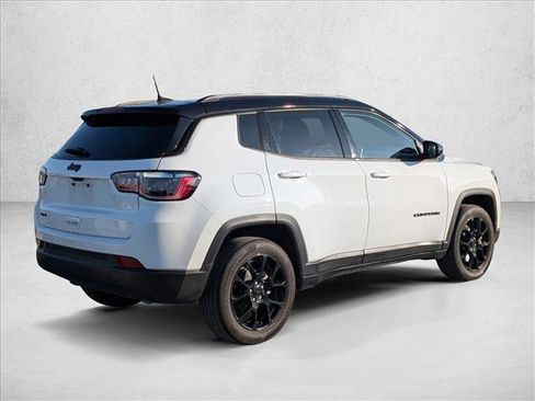 Used 2023 Jeep Compass Altitude w/ Convenience Group image 5