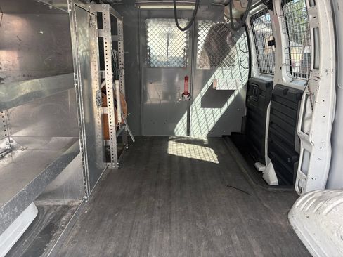 Used 2014 Chevrolet Express 1500 image 7