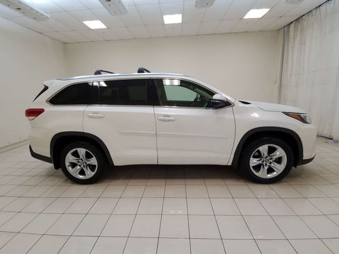 Used 2017 Toyota Highlander Limited AWD/4WD image 29