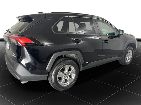 Used 2024 Toyota RAV4 LE AWD/4WD image 5