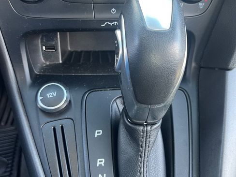 Used 2016 Ford Focus SE w/ Equipment Group 201A FWD image 31