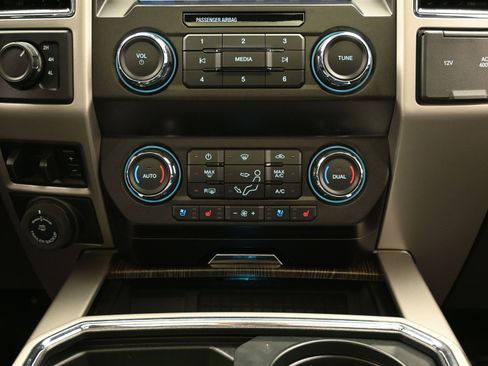 Used 2020 Ford F350 Lariat w/ Lariat Ultimate Package image 37