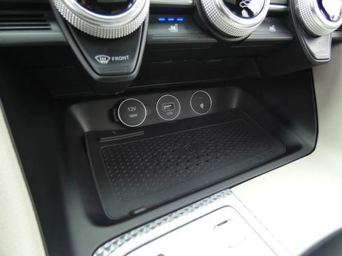 Used 2023 Genesis G70 2.0T w/ Sport Prestige Package image 57