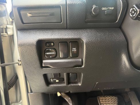 Used 2005 Lexus RX 330 FWD image 17