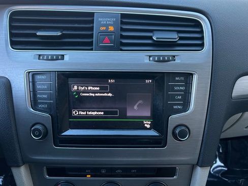 Used 2015 Volkswagen Golf S image 20