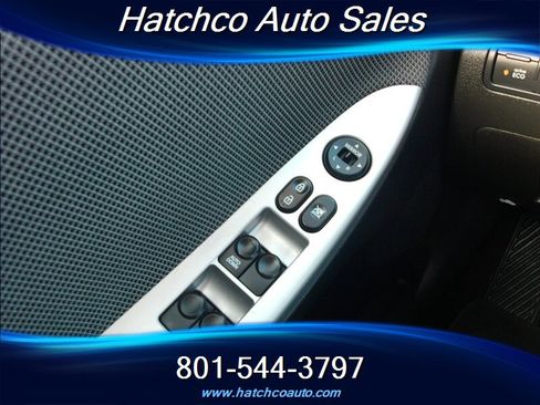 Used 2012 Hyundai Accent GS image 16