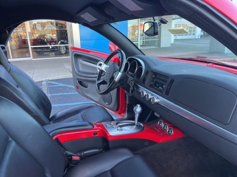 Used 2005 Chevrolet SSR w/ Preferred Equipment Group image 12