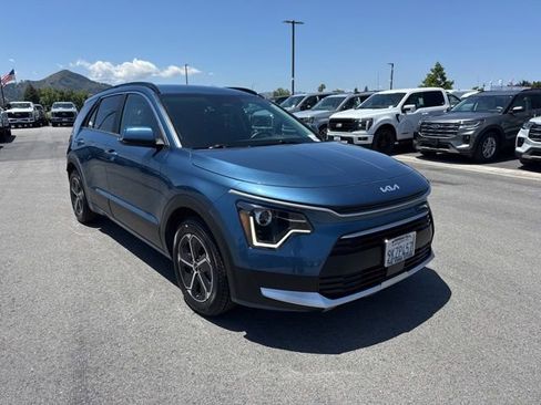 Used 2024 Kia Niro EX FWD image 4