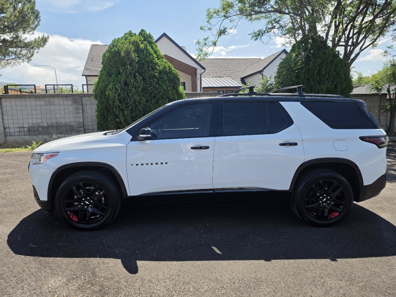 Used 2021 Chevrolet Traverse Premier w/ Redline Edition AWD/4WD image 2