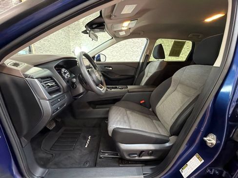 Used 2023 Nissan Rogue SV AWD/4WD image 24