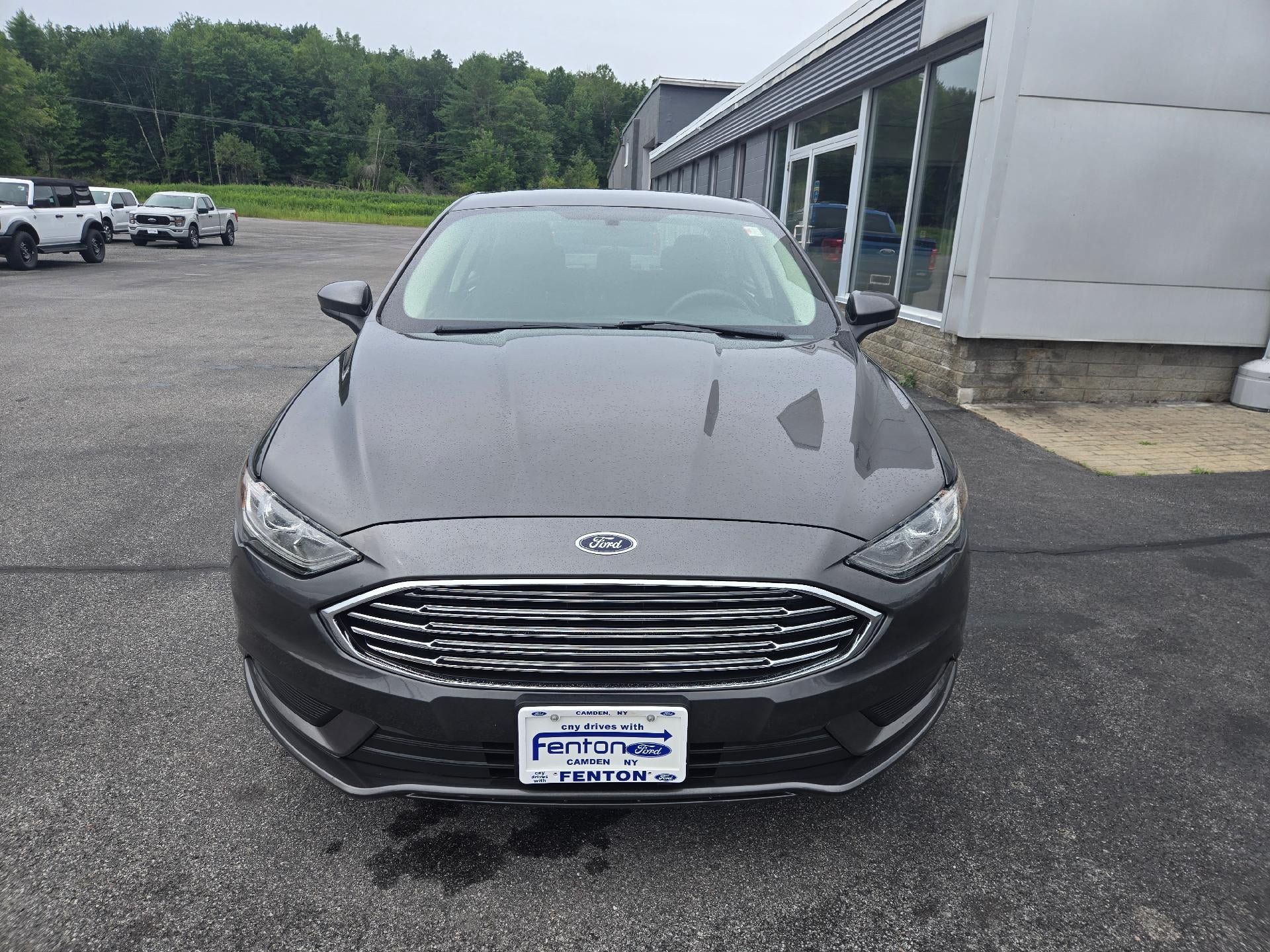 Used 2018 Ford Fusion SE FWD image 3
