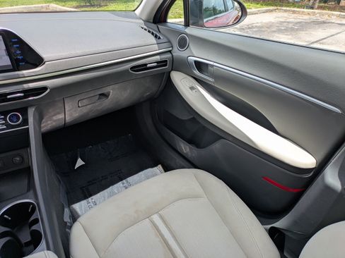 Used 2023 Hyundai Sonata SEL w/ Preferred Accessory Package FWD image 17