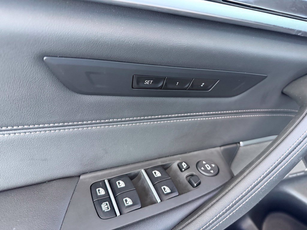 Used 2022 BMW M550i xDrive AWD/4WD image 7