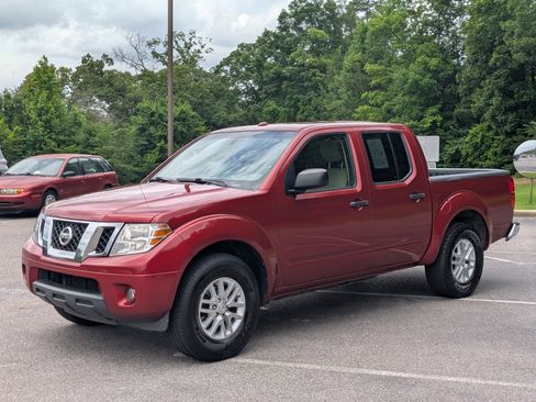 Used 2017 Nissan Frontier SV w/ SV Value Truck Package RWD image 5