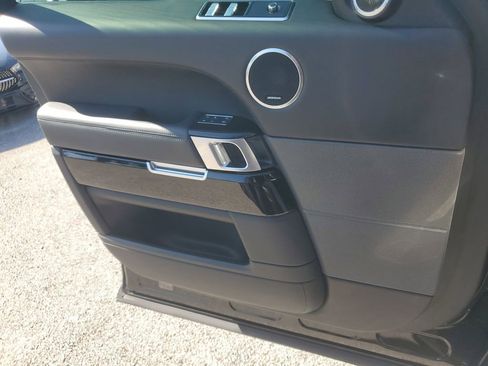 Used 2019 Land Rover Range Rover Sport HST image 23