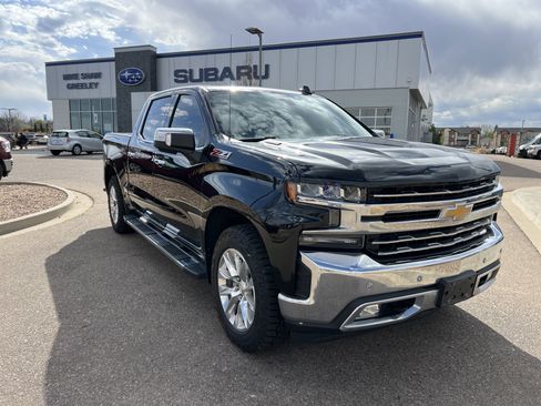 Used 2020 Chevrolet Silverado 1500 LTZ w/ LTZ Premium Package AWD/4WD image 4